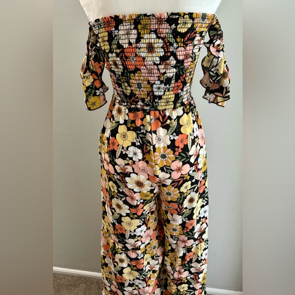 Vici onyx floral pocketed jumpsuit. - Picture 5 of 5
